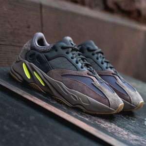 Adidas Yeezy 700 Mauve
